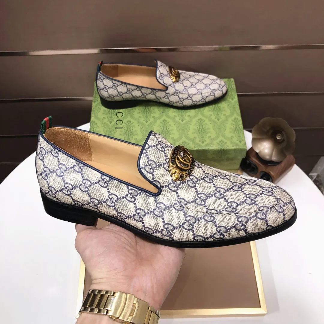 Men's shoes💰500💰Italy's top luxury men's shoe giant (GUCCI) (Gucci) (full cowhide lining) new arrival🍃Original European style🔰 Pleasant to the eye😍In order to make the shoes more durable and non-deformable🌀The production continues to follow traditional methods but there is still no lack of innovation💪Choose original sheepskin for the leather♻️ Smooth and natural And extra bright ⭐Made of imported cowhide, the first choice of rich people 38-45 (45 customized)